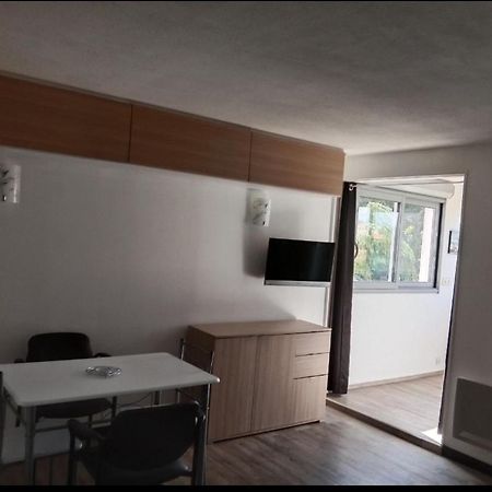 Frejus-Plage Et Centre-Ville, 28 M2, Accueil 4 Personnes, Francais, English Spoken Exterior photo
